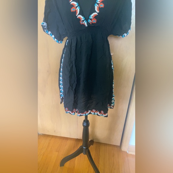 Beach cover up - Picture 2 of 6